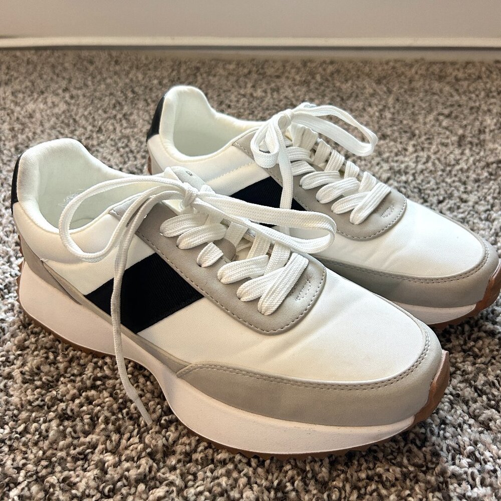 Dolce Vite White Sneakers
